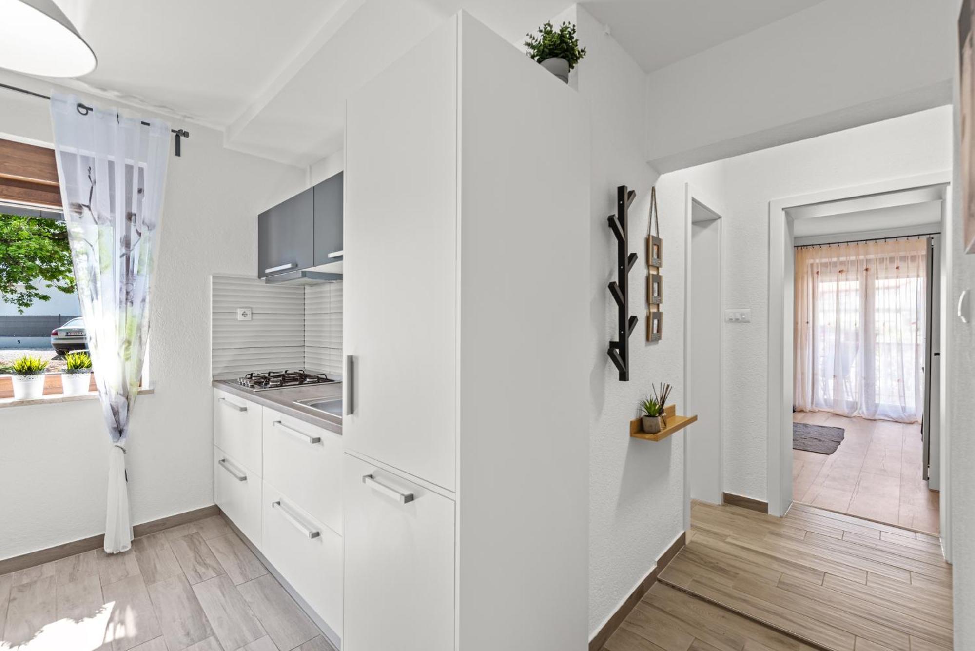 Apartments Frama Porec - Funtana Bagian luar foto